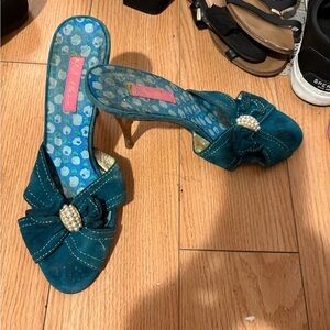 Betsey Johnson Teal Heels size 10